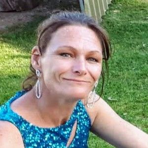 Meet your Posher, Elaine